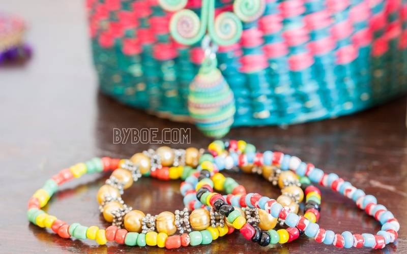 How to Finish a Necklace Bracelet With Crimp Beads