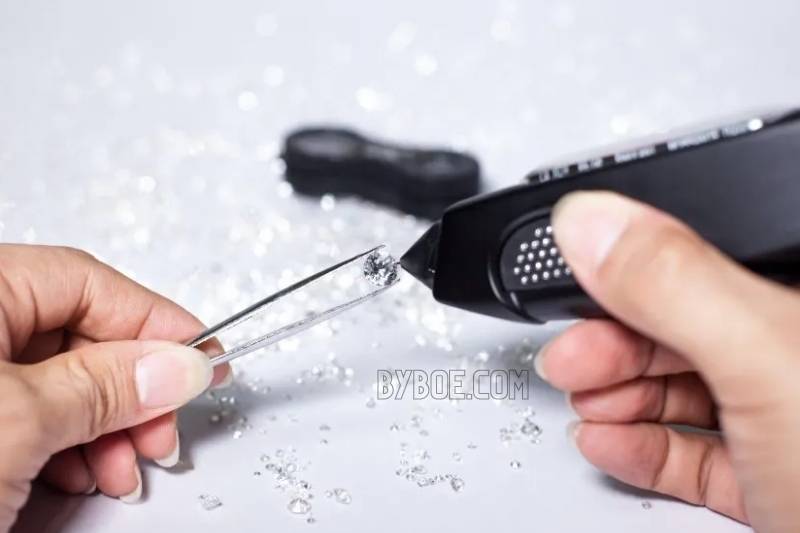 How to Select the Best Diamond Tester