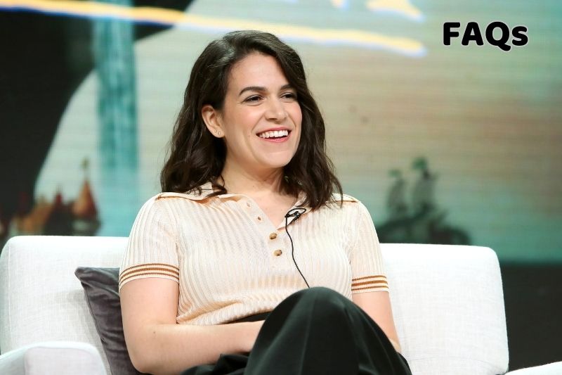 FAQs about Abbi Jacobson